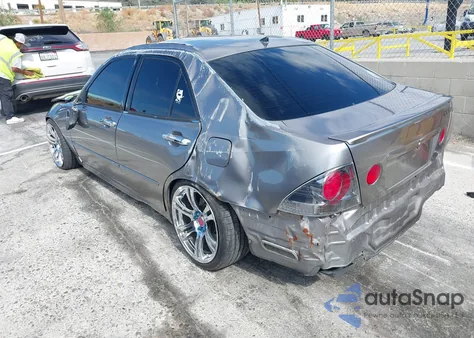 2003 Lexus Is 300 Base W/5-Speed Manual z USA, uszkodzony, nr VIN JTHBD192430077819